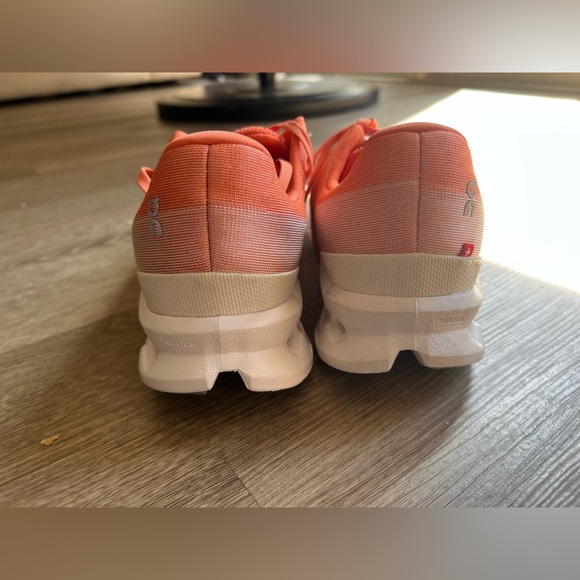 On Cloudsurfer Running Shoes Men’s 9 Orange White Lightweight Trainers - Picture 4 of 11